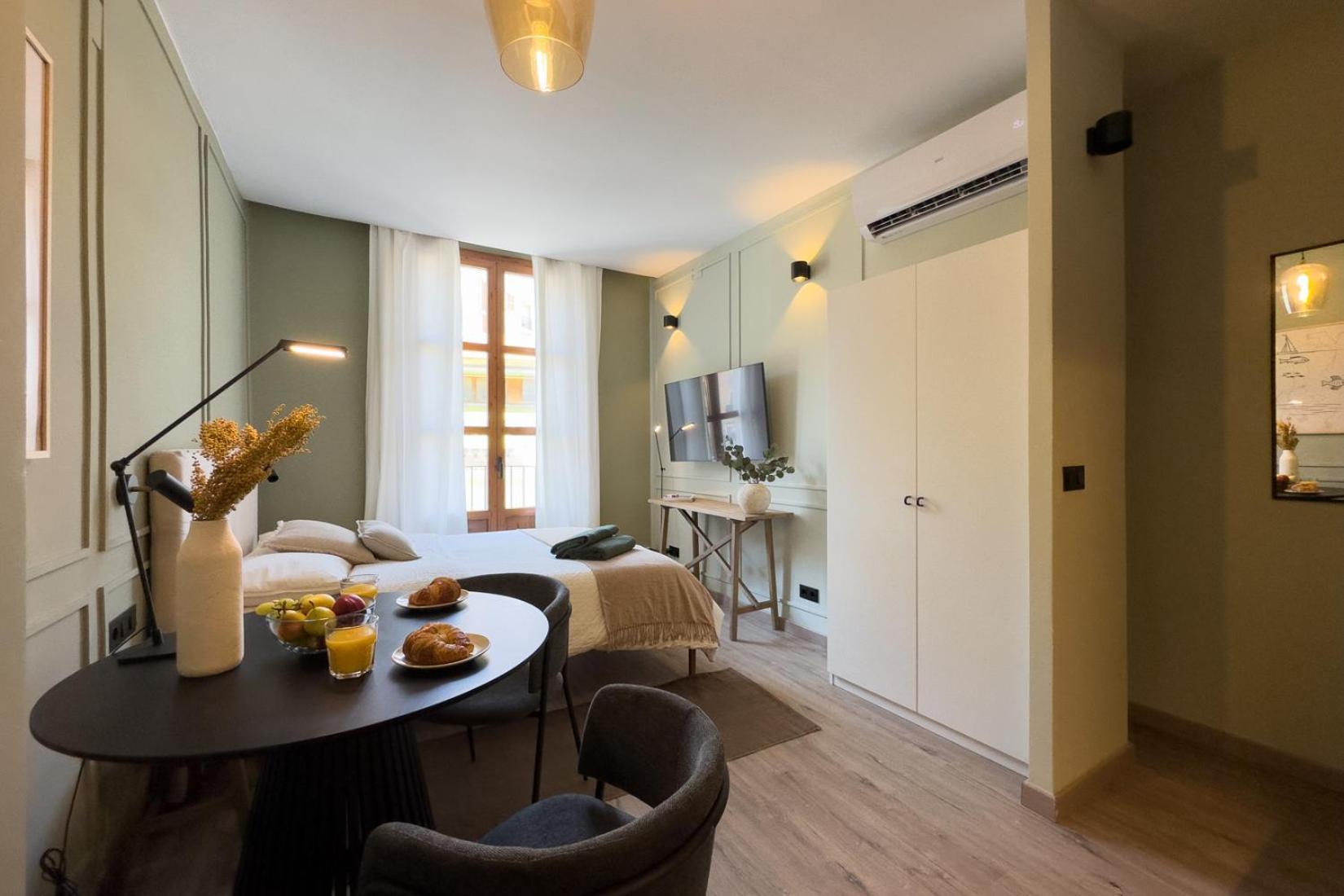 Beautiful & Comfy City Center Apartment Барселона Екстериор снимка