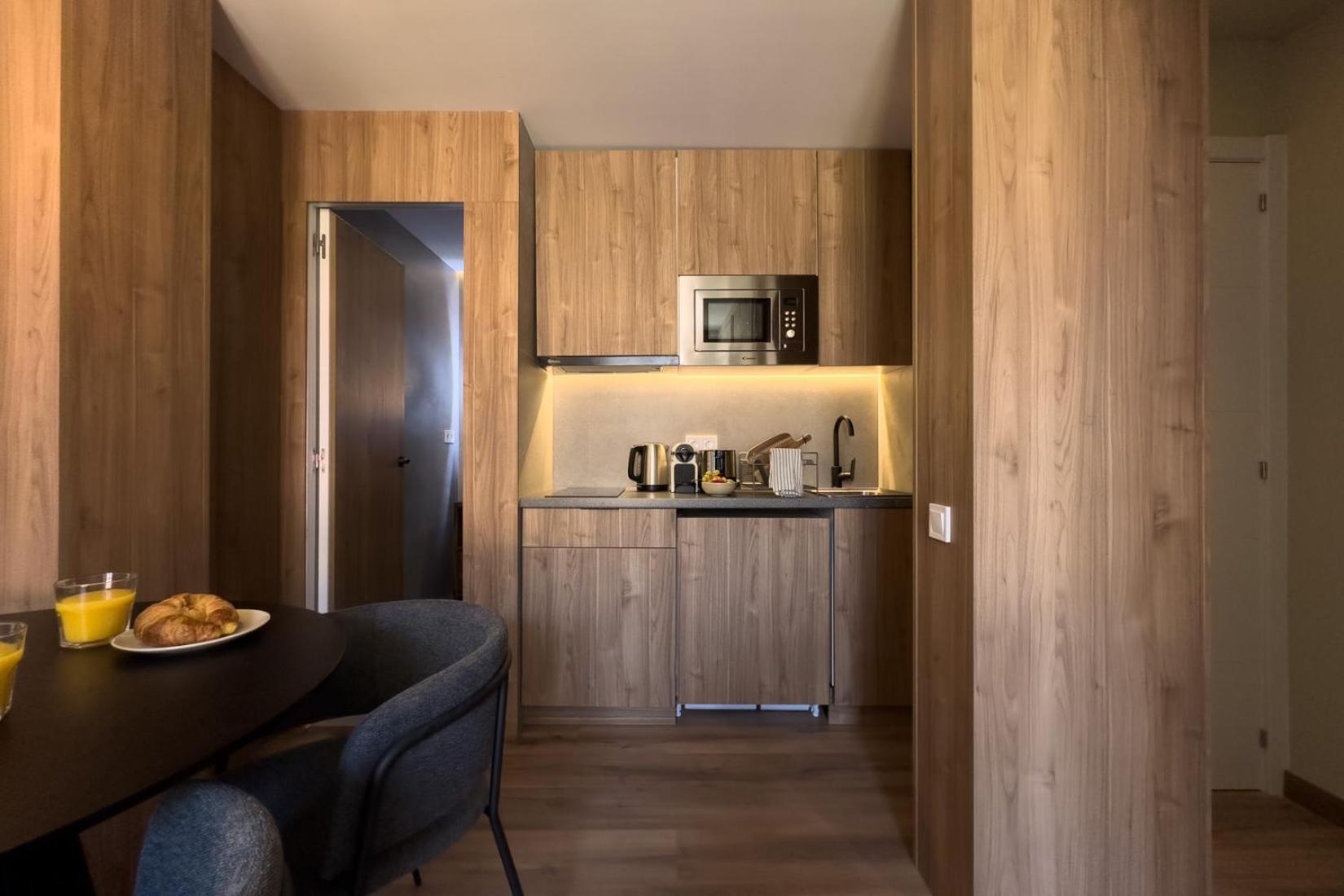 Beautiful & Comfy City Center Apartment Барселона Екстериор снимка