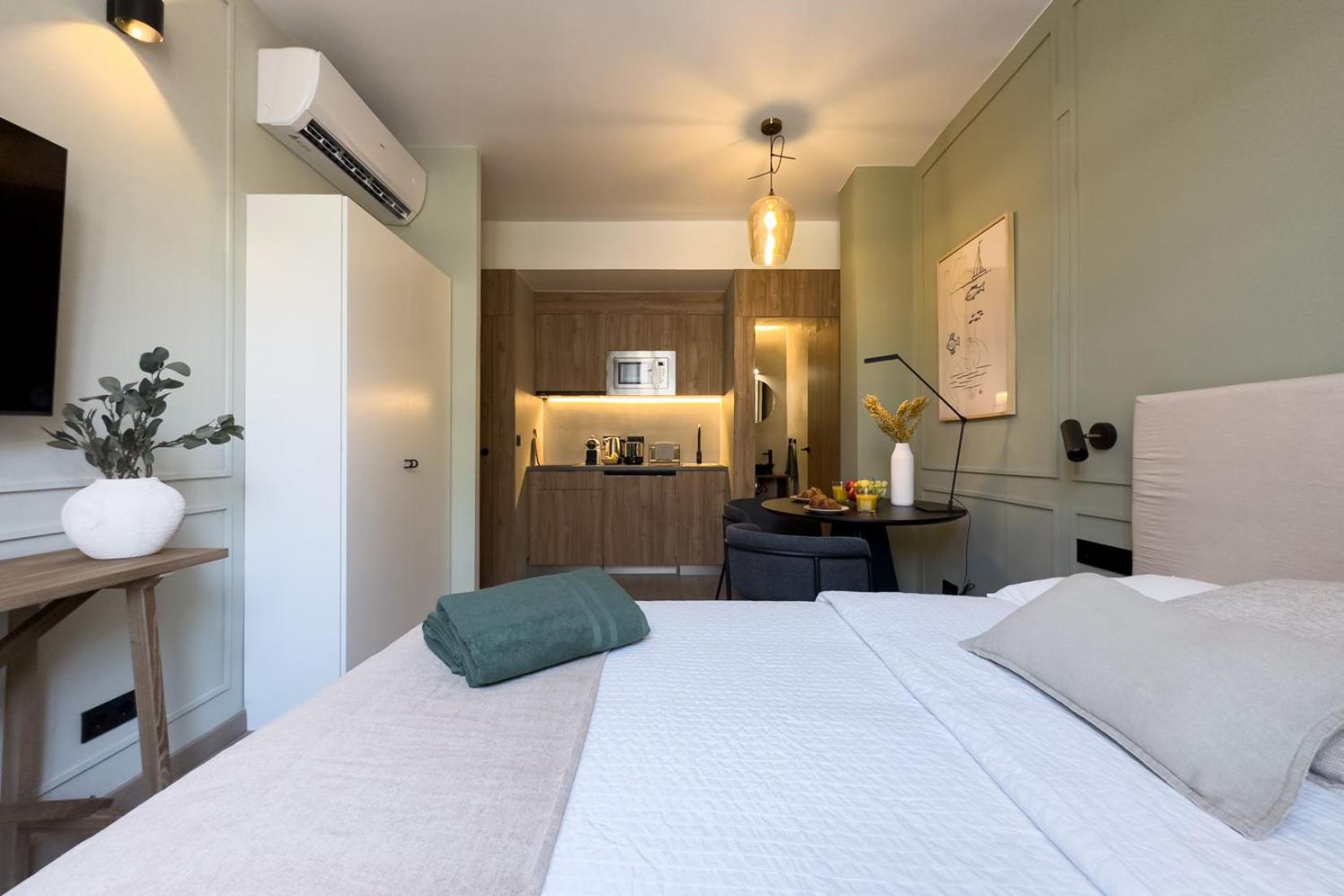 Beautiful & Comfy City Center Apartment Барселона Екстериор снимка